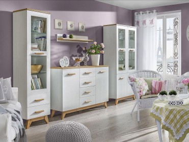 kommode, 2 vitrineskaber og hylde i s&aelig;t i hvid med detaljer i tr&aelig; farve